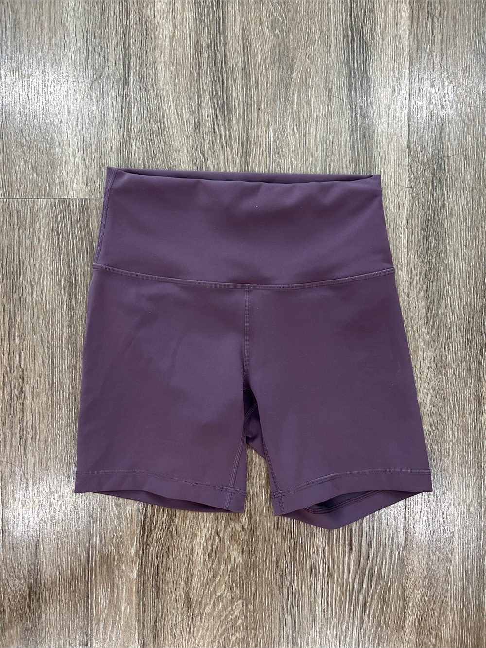 Wunder Train High-Rise Short 6" - Purple